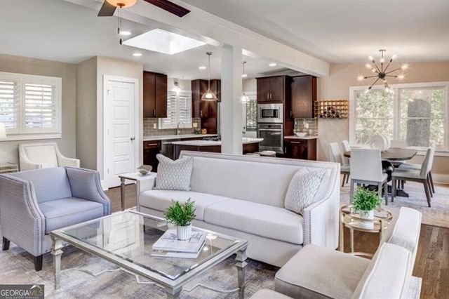 1921 Walthall Drive NW, Atlanta, GA 30318