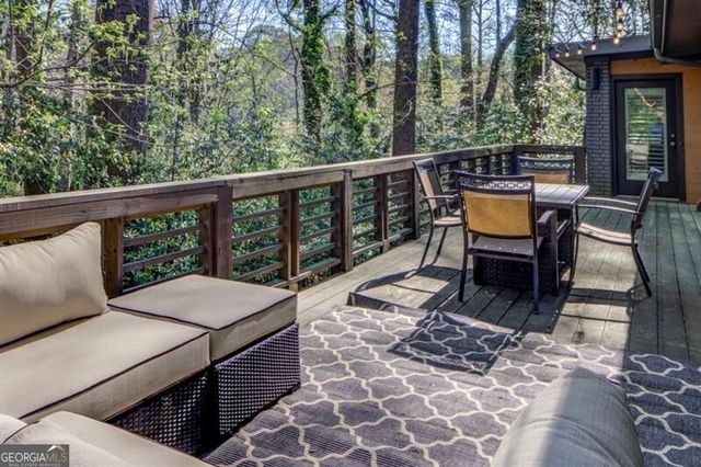 1921 Walthall Drive NW, Atlanta, GA 30318