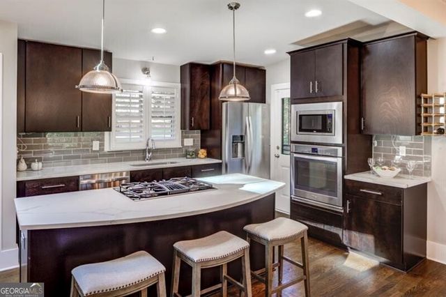 1921 Walthall Drive NW, Atlanta, GA 30318