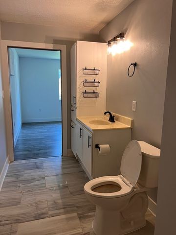 505 NW 5th Street, Earlham, IA 50072