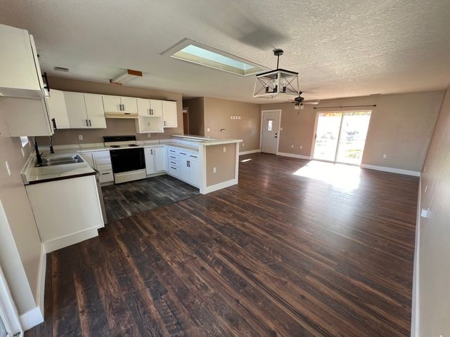 505 NW 5th Street, Earlham, IA 50072