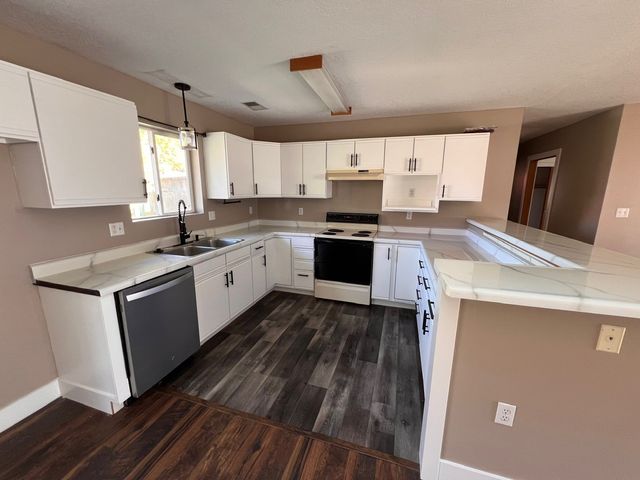 505 NW 5th Street, Earlham, IA 50072