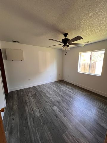 505 NW 5th Street, Earlham, IA 50072