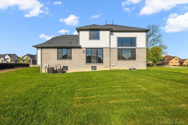 42528 Saddle Lane, Sterling Heights, MI 48314