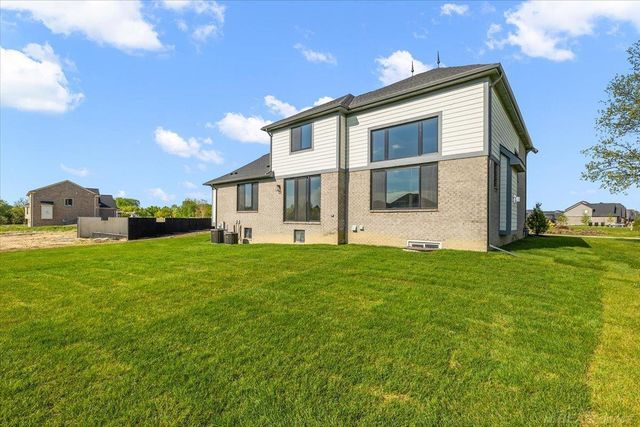 42528 Saddle Lane, Sterling Heights, MI 48314