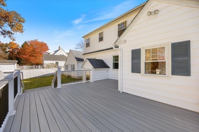 12 Emery St, Methuen, MA 01844