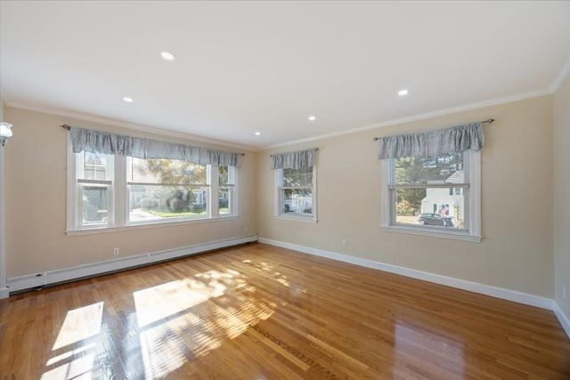 12 Emery St, Methuen, MA 01844