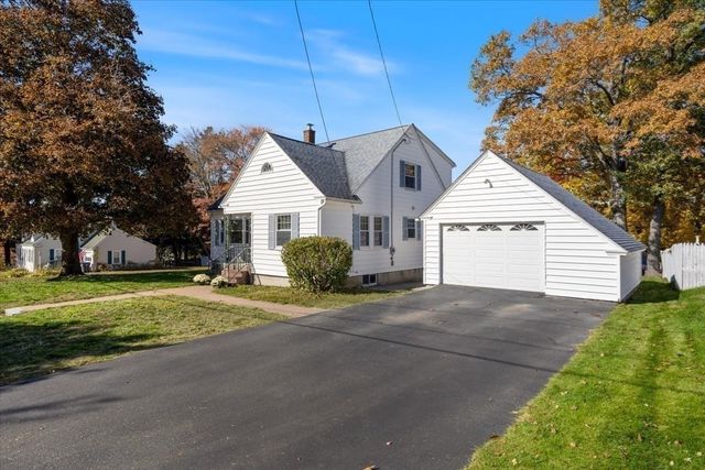 12 Emery St, Methuen, MA 01844