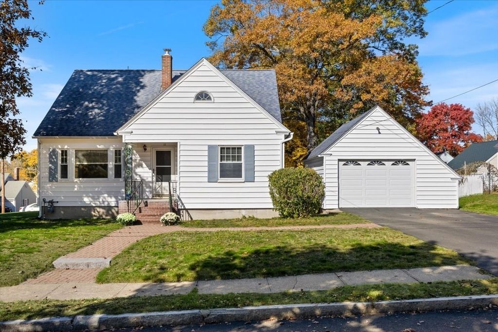 12 Emery St, Methuen, MA 01844