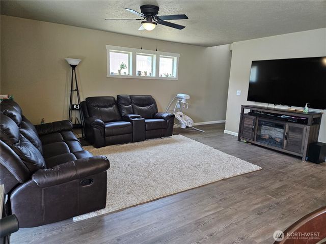 4723 W Warbler, Moses Lake, WA 98837