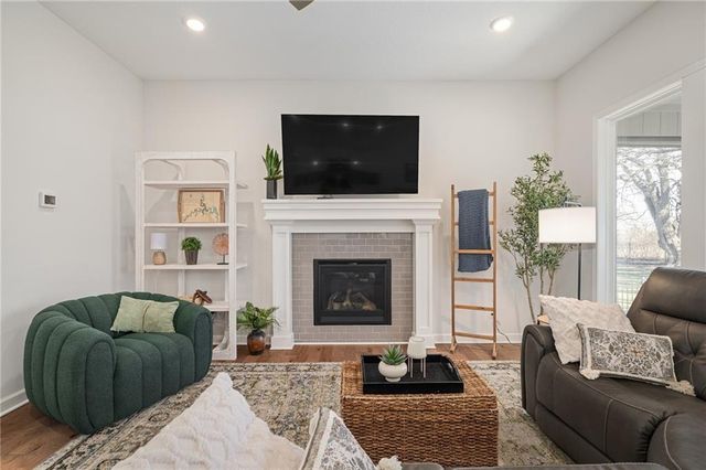 2939 SW Arbor Tree Drive, Lee's Summit, MO 64082