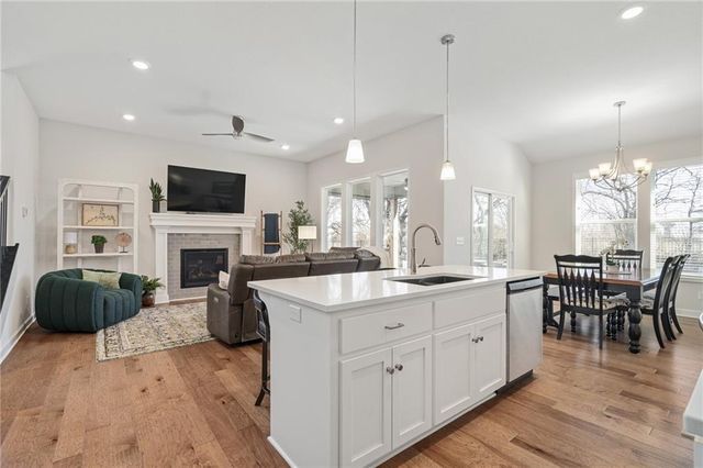 2939 SW Arbor Tree Drive, Lee's Summit, MO 64082