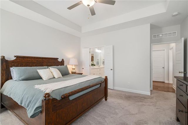 2939 SW Arbor Tree Drive, Lee's Summit, MO 64082