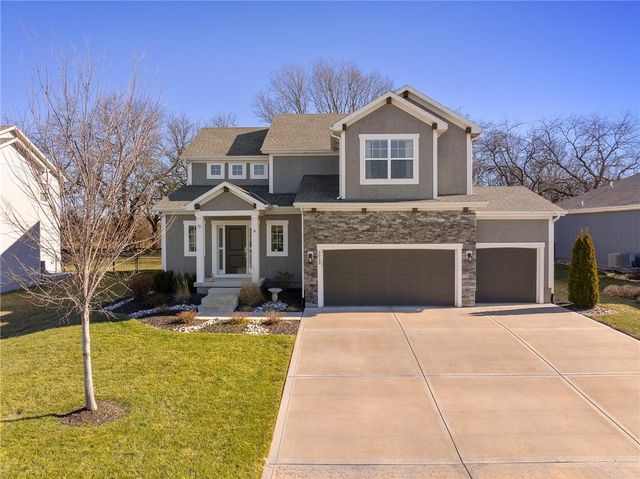 2939 SW Arbor Tree Drive, Lee's Summit, MO 64082
