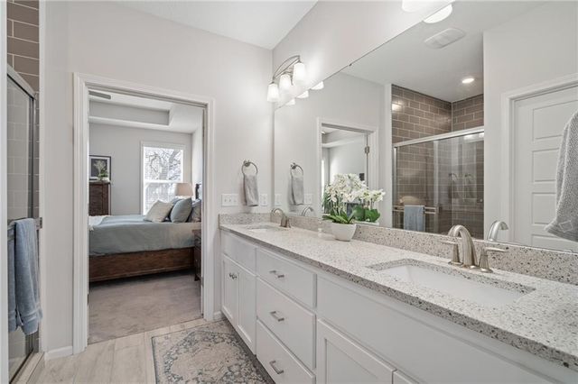 2939 SW Arbor Tree Drive, Lee's Summit, MO 64082