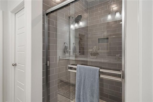 2939 SW Arbor Tree Drive, Lee's Summit, MO 64082