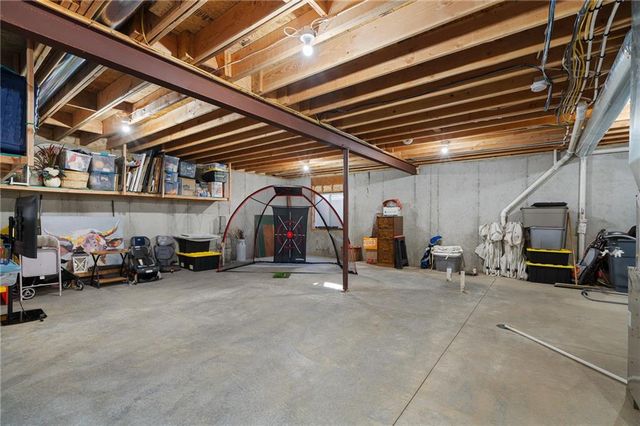 2939 SW Arbor Tree Drive, Lee's Summit, MO 64082