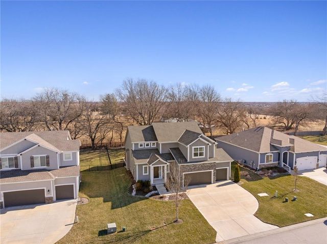 2939 SW Arbor Tree Drive, Lee's Summit, MO 64082