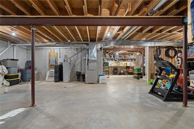 2939 SW Arbor Tree Drive, Lee's Summit, MO 64082