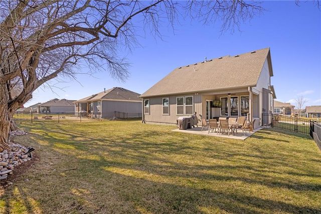 2939 SW Arbor Tree Drive, Lee's Summit, MO 64082