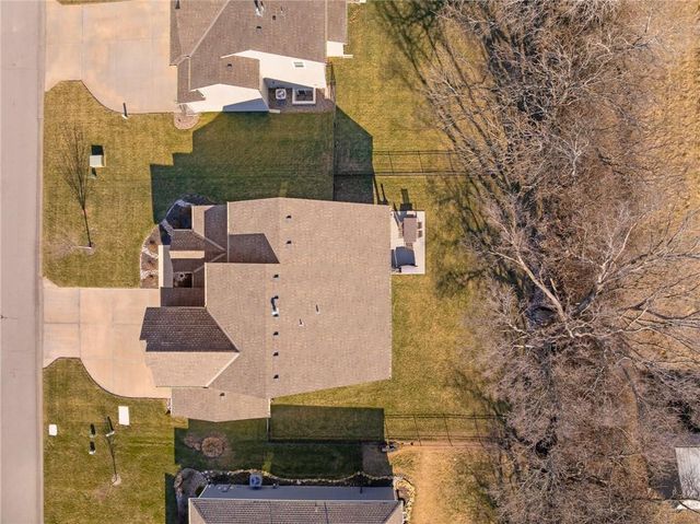 2939 SW Arbor Tree Drive, Lee's Summit, MO 64082