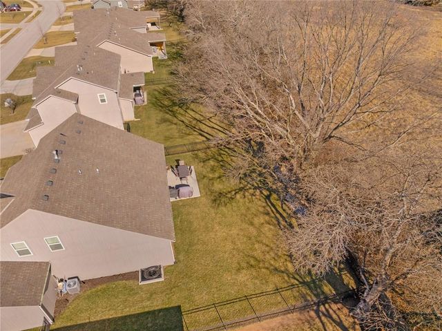 2939 SW Arbor Tree Drive, Lee's Summit, MO 64082