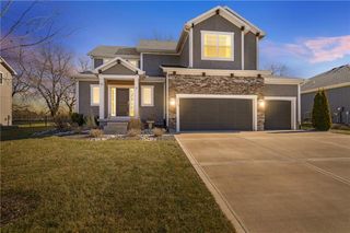 2939 SW Arbor Tree Drive, Lee's Summit, MO 64082