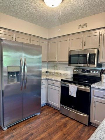 1320 Andrea Drive, Liberty, MO 64068