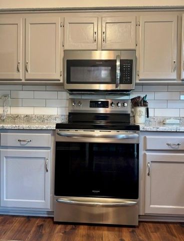 1320 Andrea Drive, Liberty, MO 64068