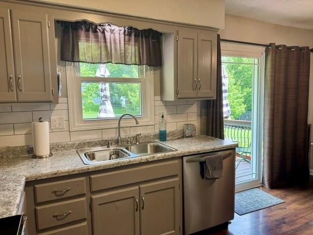 1320 Andrea Drive, Liberty, MO 64068