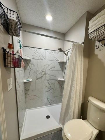 1320 Andrea Drive, Liberty, MO 64068