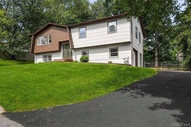 2 Deborah Lane, Valley Cottage, NY 10989
