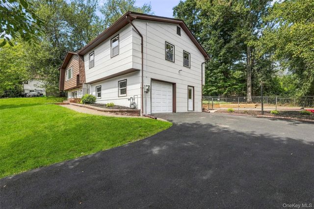 2 Deborah Lane, Valley Cottage, NY 10989