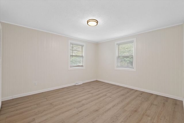 19 Cypress St, Oxford, MA 01540
