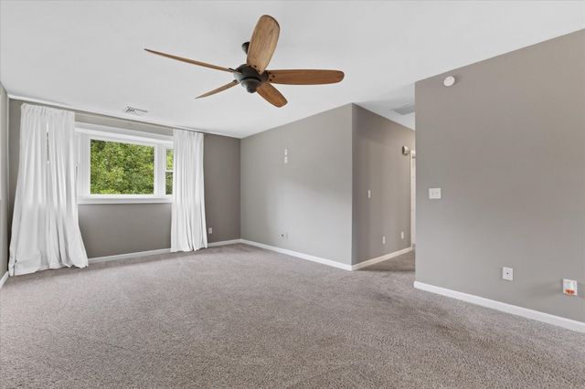 19 Cypress St, Oxford, MA 01540