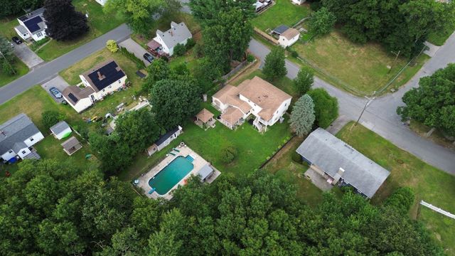 19 Cypress St, Oxford, MA 01540