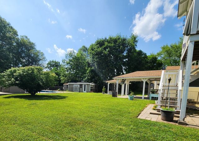 19 Cypress St, Oxford, MA 01540
