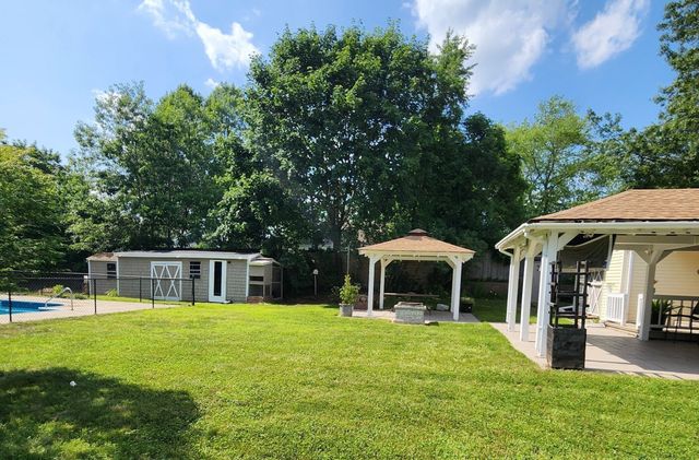19 Cypress St, Oxford, MA 01540