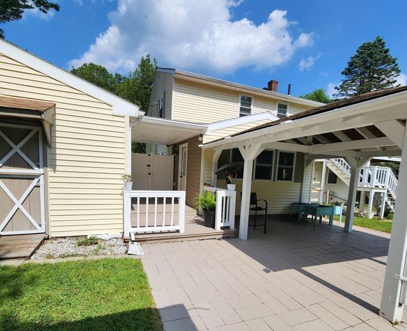 19 Cypress St, Oxford, MA 01540