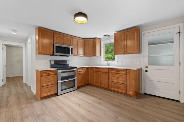 19 Cypress St, Oxford, MA 01540