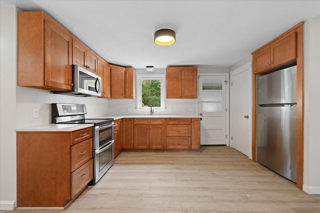 19 Cypress St, Oxford, MA 01540