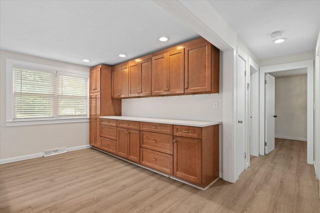 19 Cypress St, Oxford, MA 01540