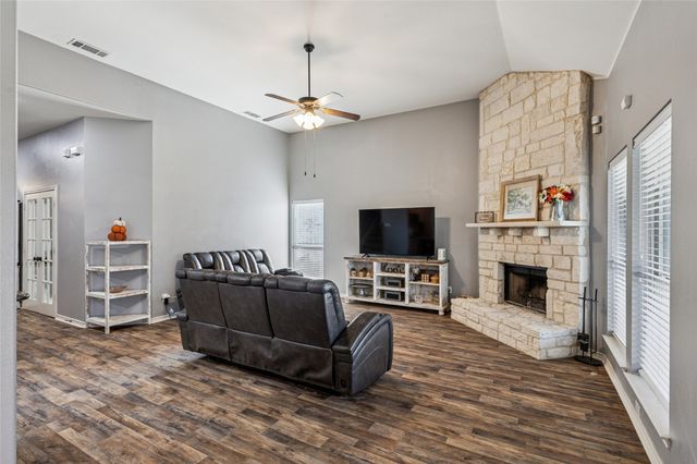 1220 Clairemont Lane, Burleson, TX 76028