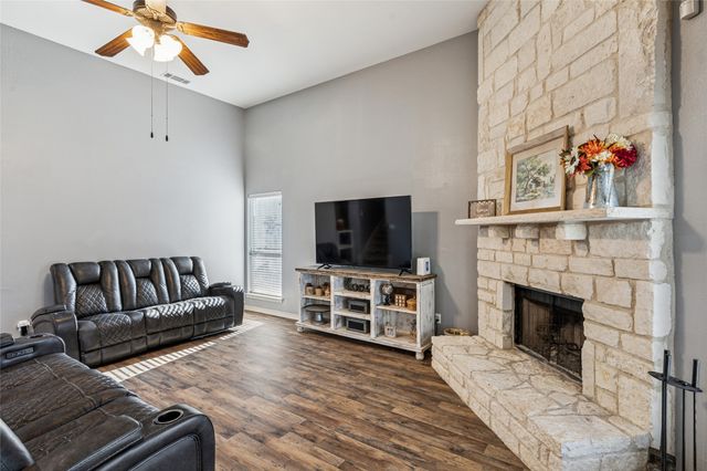 1220 Clairemont Lane, Burleson, TX 76028