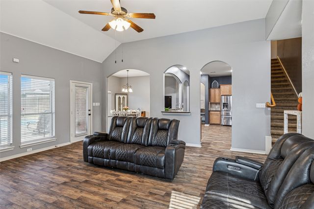 1220 Clairemont Lane, Burleson, TX 76028