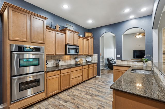 1220 Clairemont Lane, Burleson, TX 76028