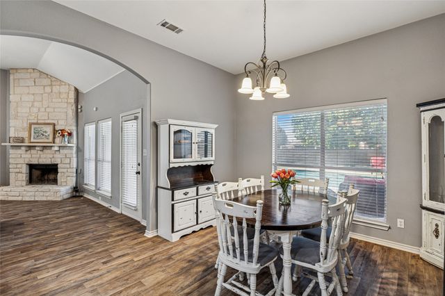 1220 Clairemont Lane, Burleson, TX 76028