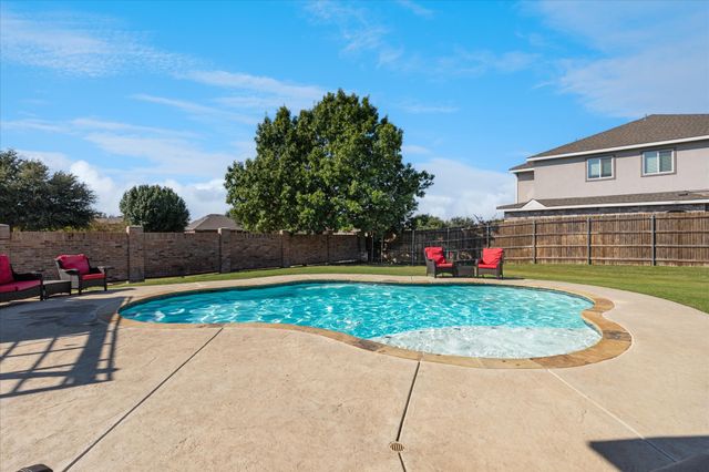 1220 Clairemont Lane, Burleson, TX 76028
