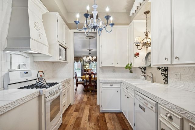 7525 Del Monte Drive, Houston, TX 77063