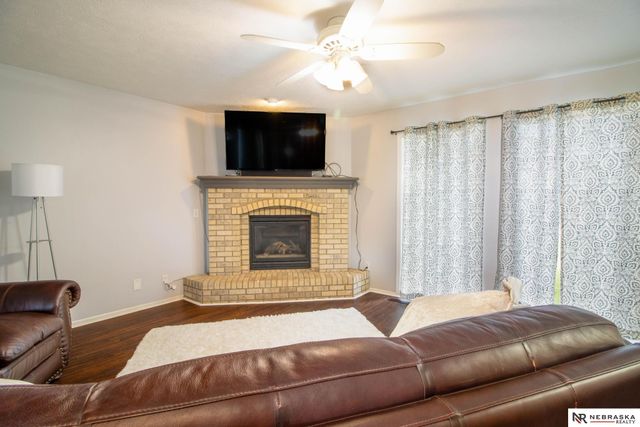 2124 Betsy Avenue, Papillion, NE 68133